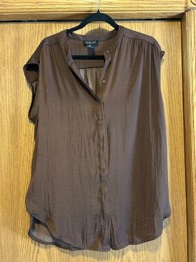 Rachel Zoe Brown Short-Sleeve Button Front Flowy Blouse- Large